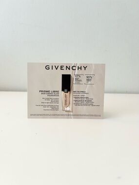 🌸GIVENCHY Prisme Libre Skin-Caring Glow Foundation Sample